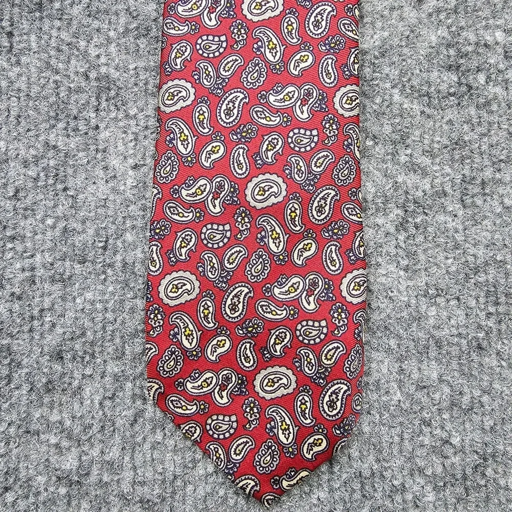 Brooks Brothers Makers Tie Necktie Red Paisley 100%‎ Silk